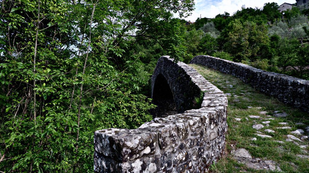 Ponte medievale Groppodalosio